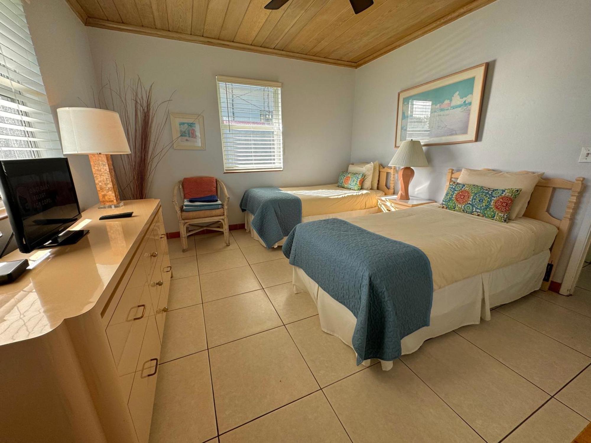 The Grove Beach Condominiums Delray Beach Exterior photo