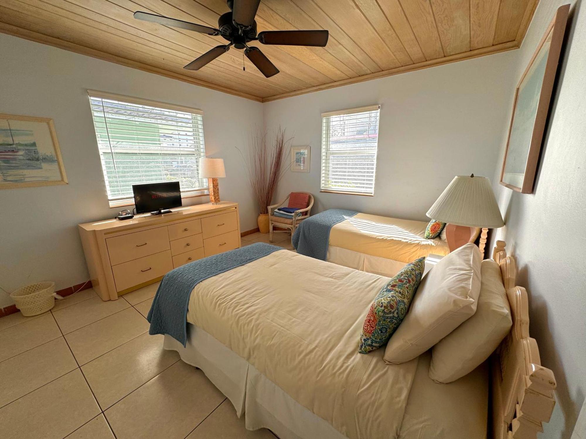 The Grove Beach Condominiums Delray Beach Exterior photo