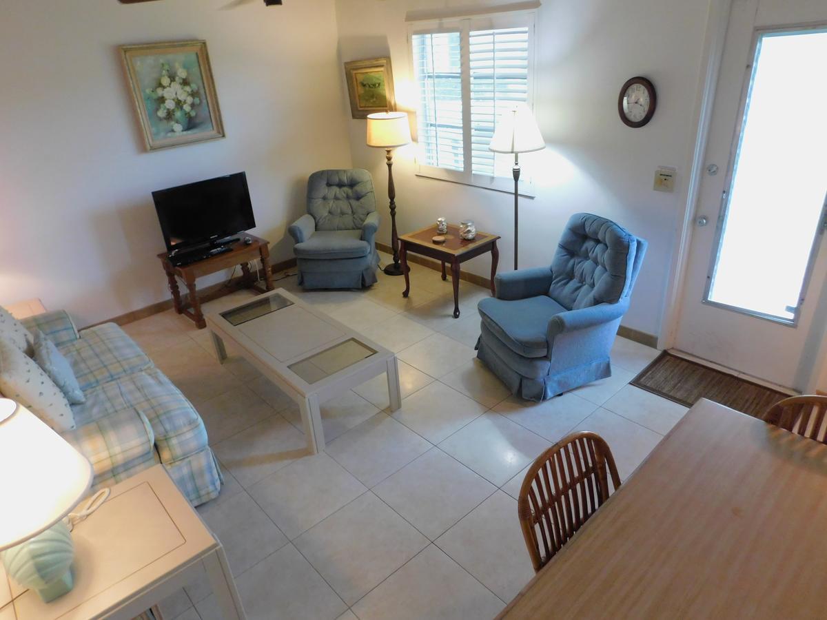 The Grove Beach Condominiums Delray Beach Exterior photo