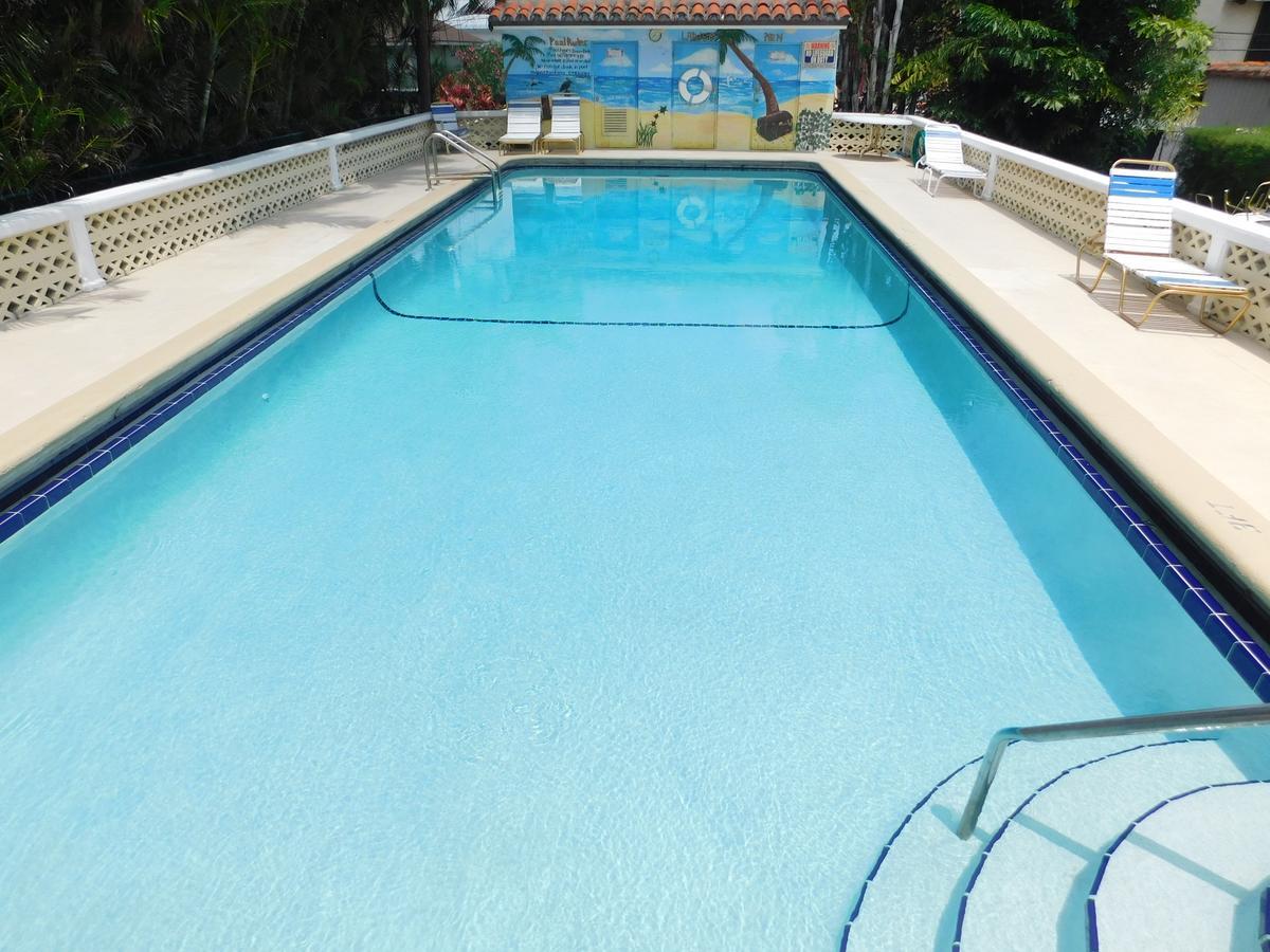 The Grove Beach Condominiums Delray Beach Exterior photo