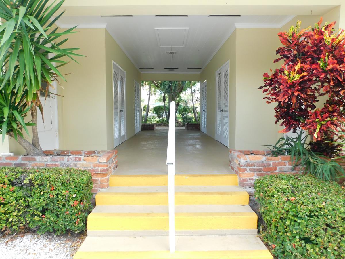The Grove Beach Condominiums Delray Beach Exterior photo