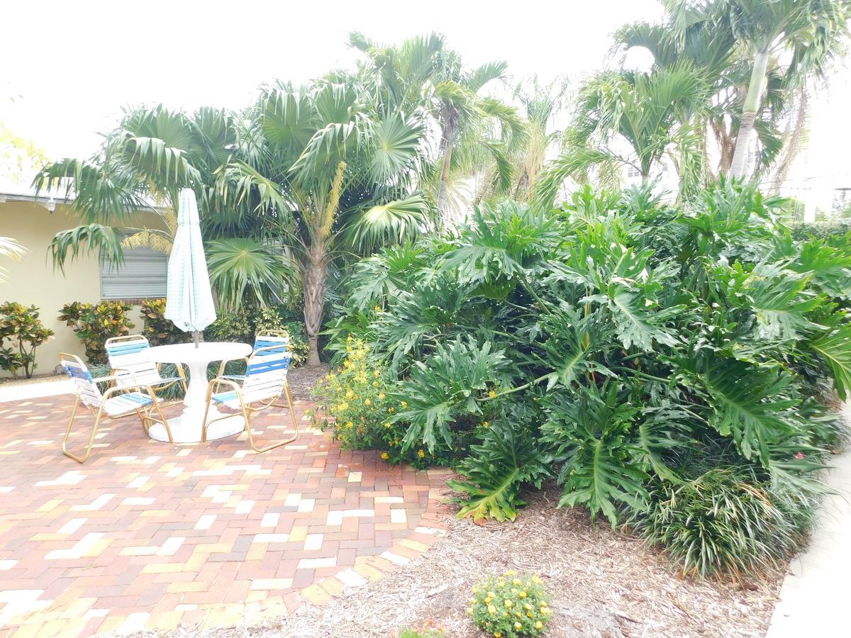 The Grove Beach Condominiums Delray Beach Exterior photo