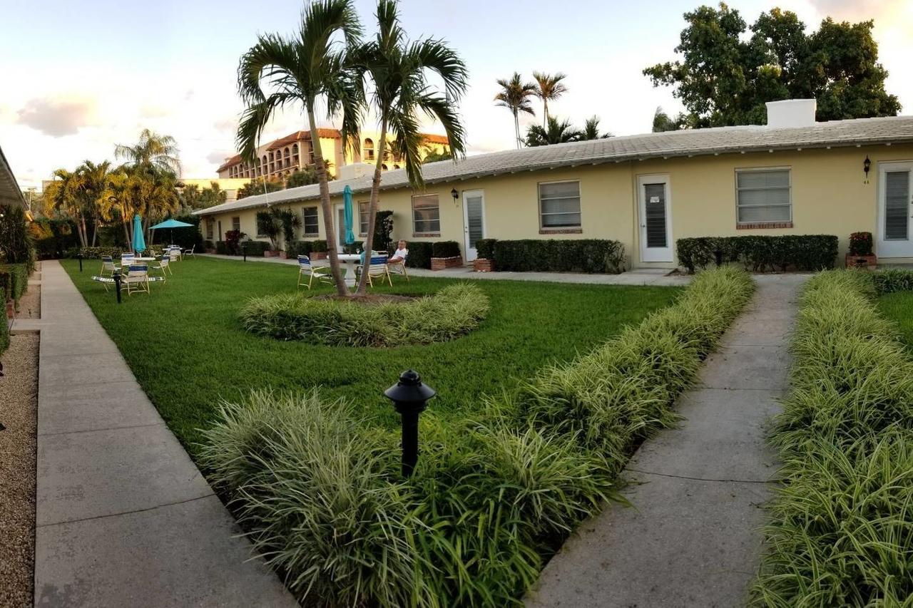 The Grove Beach Condominiums Delray Beach Exterior photo